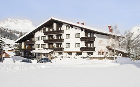 Hotel Bergheim Lech 3*